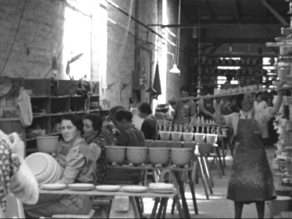Die Frauen der Fabrik in der Malereiabteilung 1935